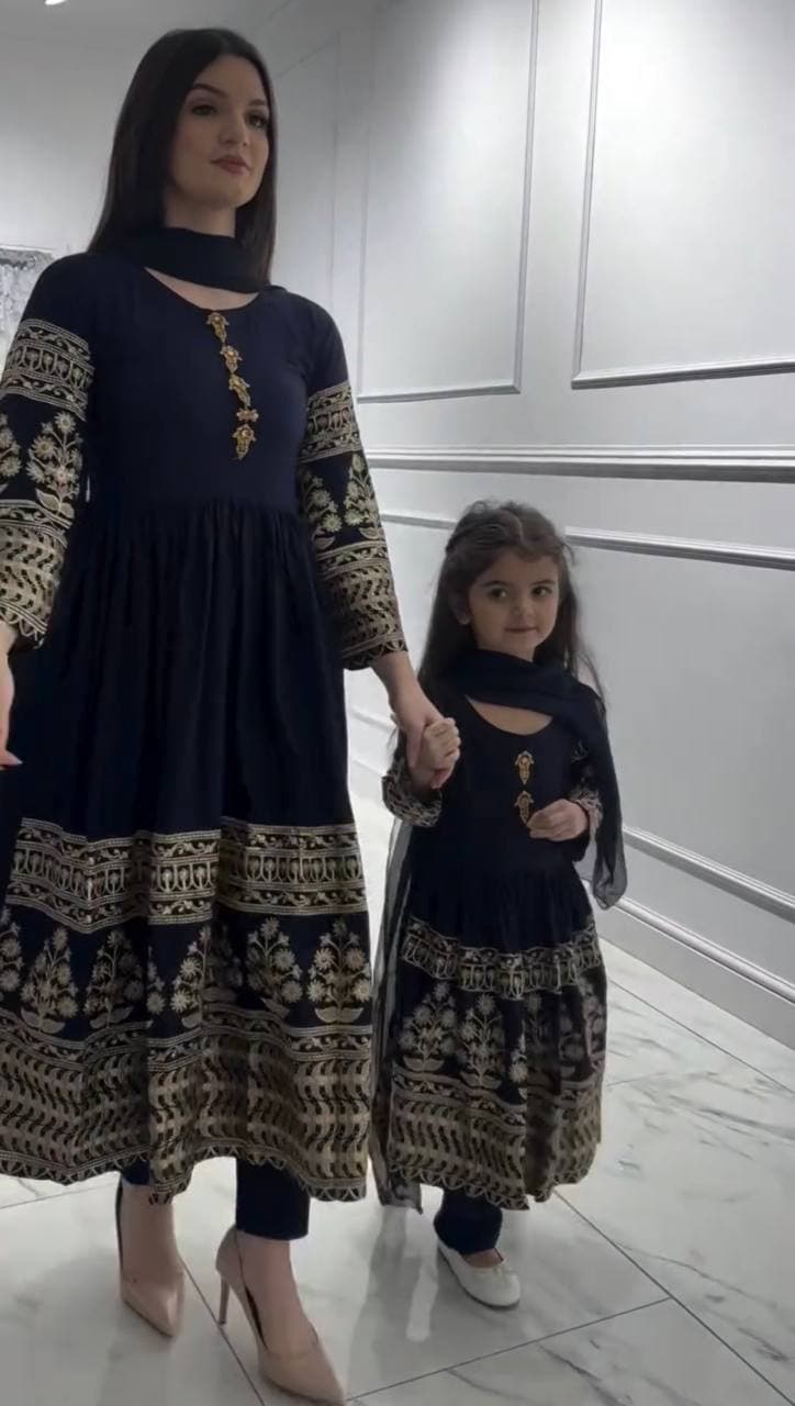 Navy Blue Embroidered Rayon Anarkali Kurta Set with Pant & Dupatta thumbnail 7
