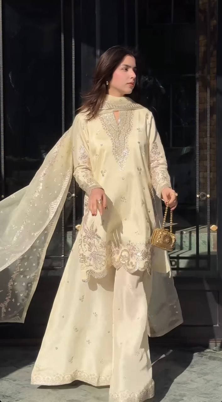 Subtle Luxury in Soft Ivory Classic Festive Look thumbnail 4