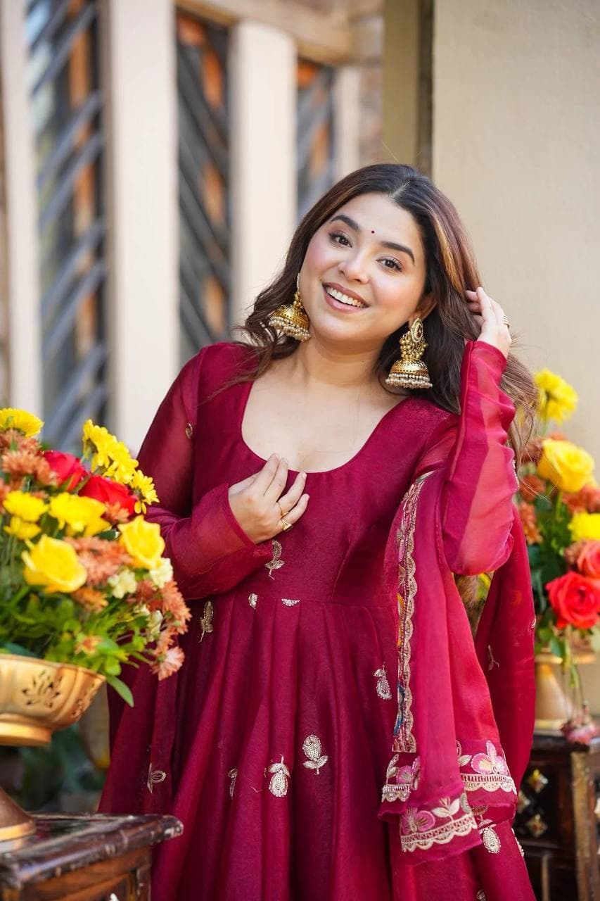Elegant Maroon Anarkali with Organza Dupatta thumbnail 4