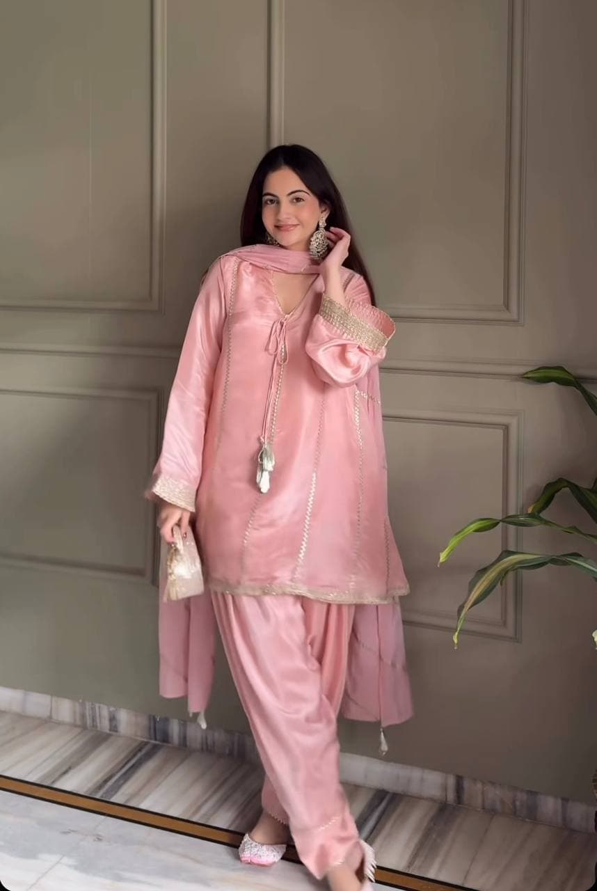 Blush Pink Fendy Silk Embroidered Kurta Set with Farshi Salwar & Dupatta thumbnail 3