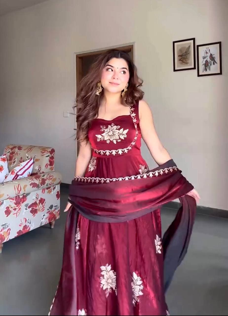 Maroon Anarkali Style Floral Embroidered Silk Anarkali Set thumbnail 4