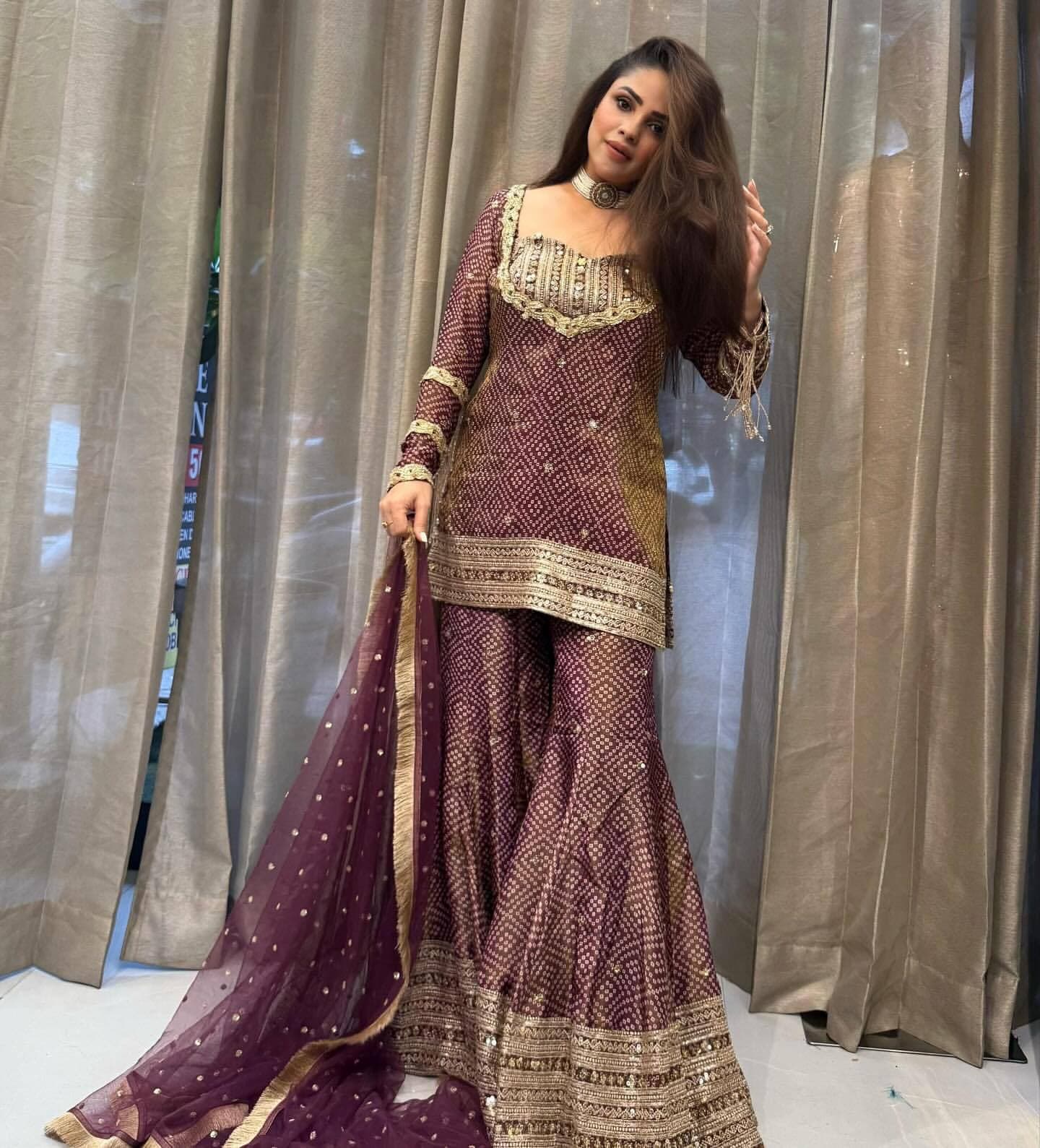 Luxe Tradition: Exquisite Purple and Gold Design