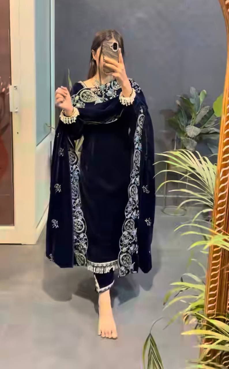 Luxury Maroon Velvet Embroidery Ensemble thumbnail 2