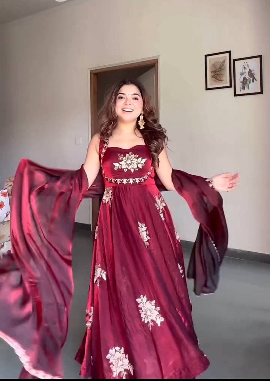 Maroon Anarkali Style Floral Embroidered Silk Anarkali Set thumbnail 5