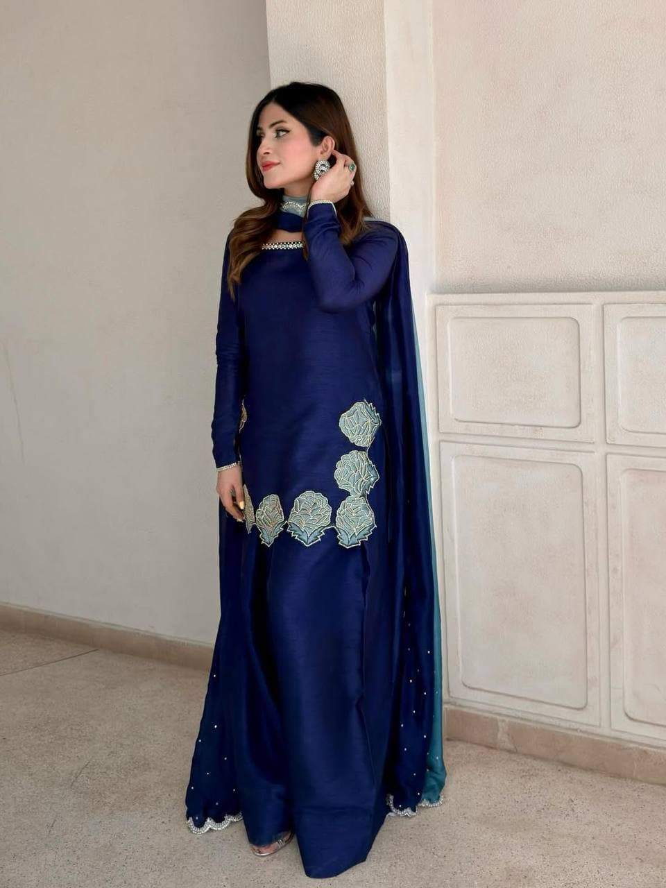 A stunning traditional look blending sophistication style beauty and confidence perfectly thumbnail 2