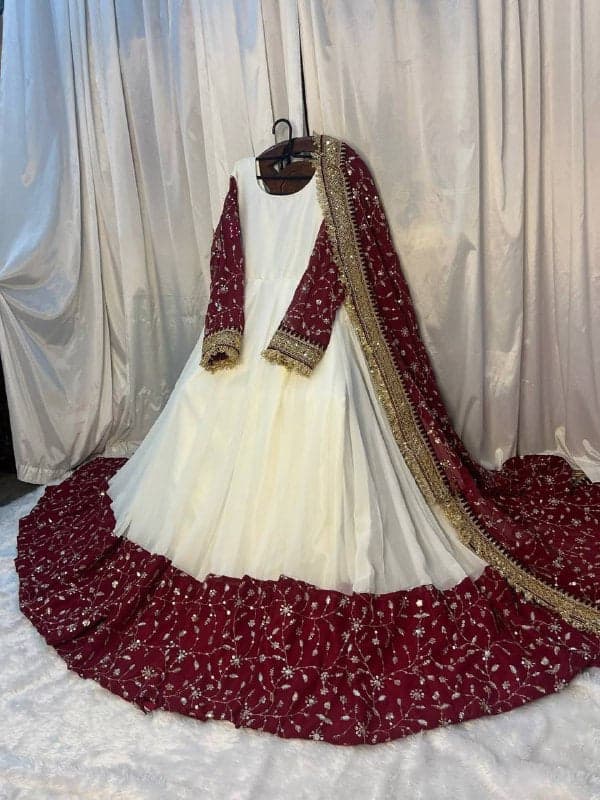 Premium Designer Ethnic Gown for Wedding & Party Wear thumbnail 4