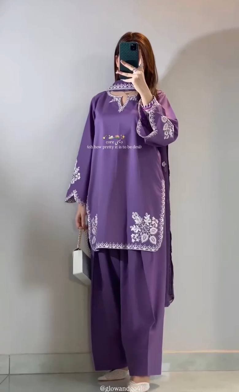 Graceful in purple, redefining elegance with modern ethnic charm thumbnail 3