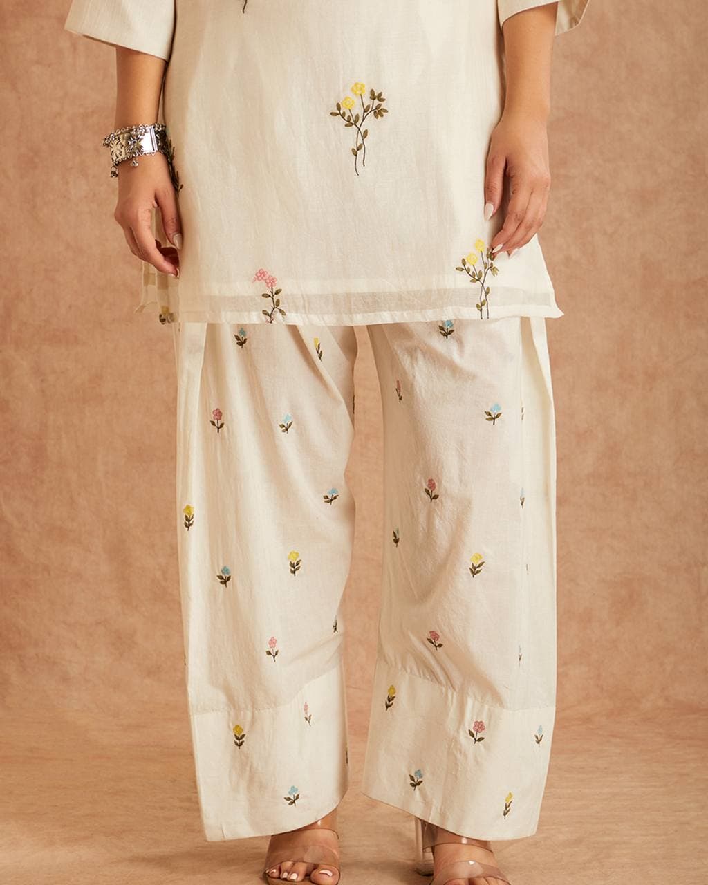 Subtle Bloom Vibes: Chic Ethnic Wear for Everyday Grace thumbnail 3