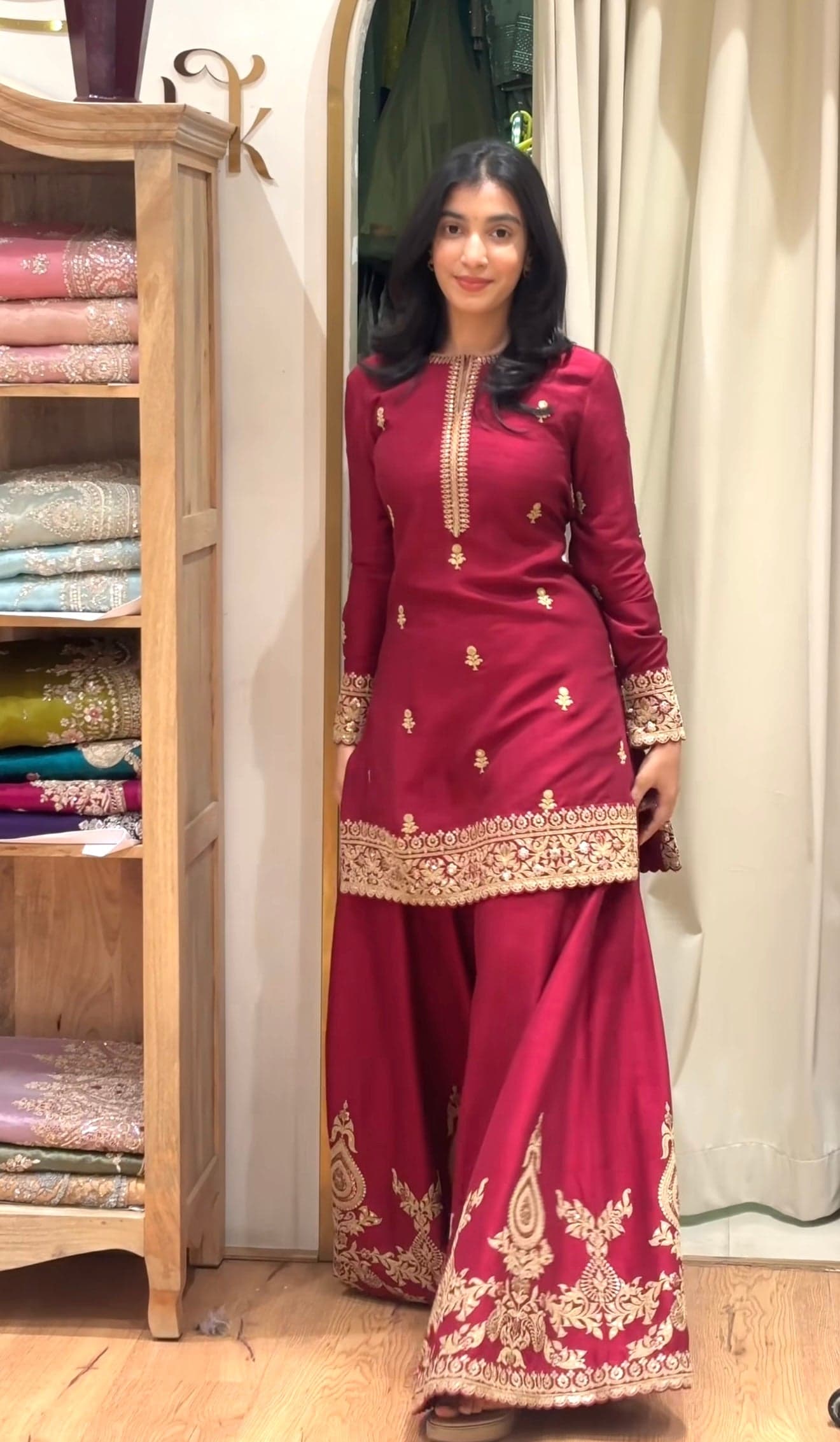 Label Mayra Signature Crimson Royal Set thumbnail 3