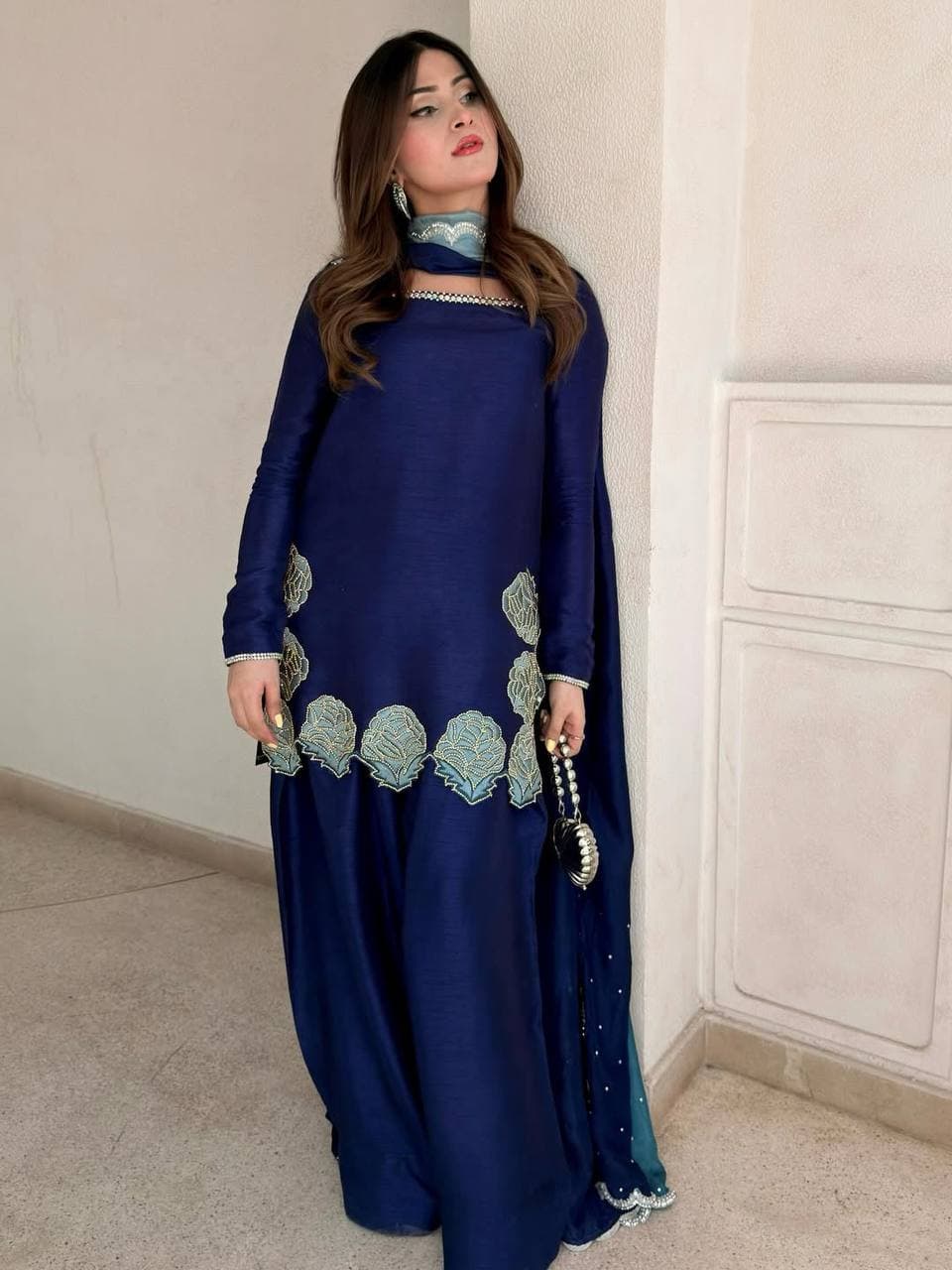 A stunning traditional look blending sophistication style beauty and confidence perfectly thumbnail 9