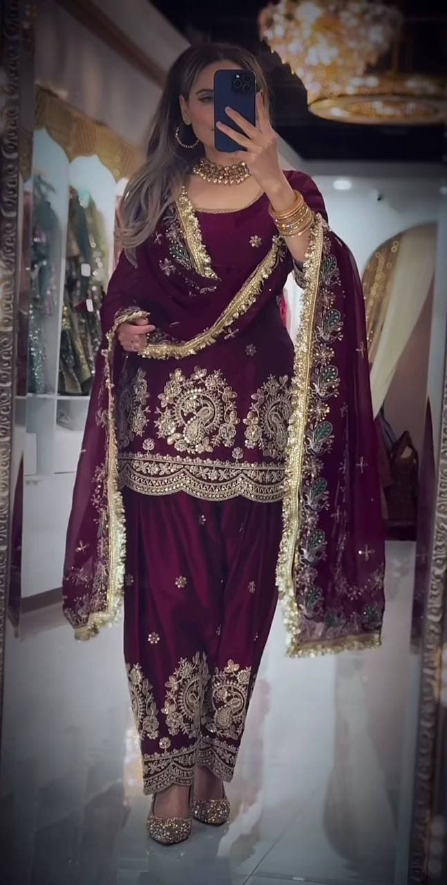 Luxury Ethnic Wear for Every Queen thumbnail 5