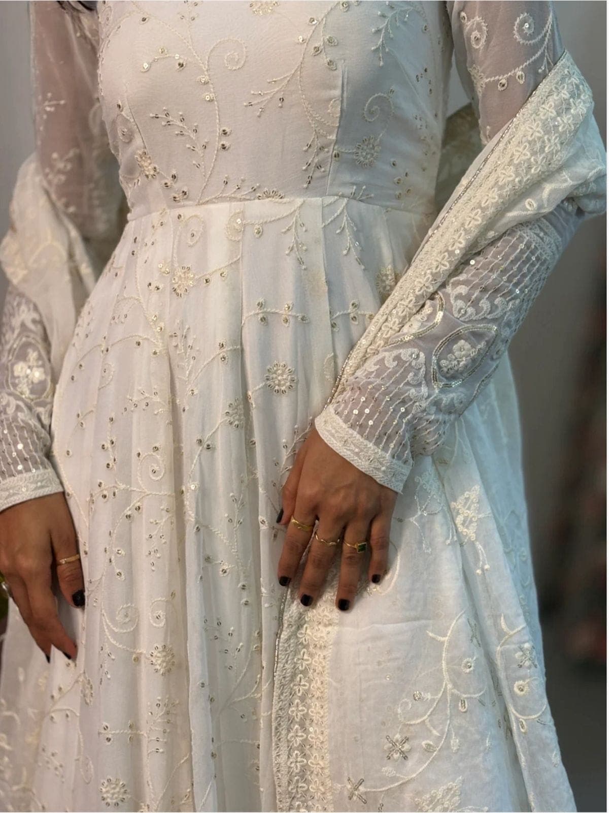 “Charming White Embroidered Anarkali Suit thumbnail 5