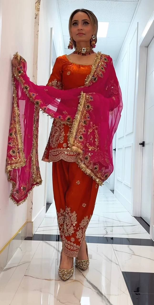 Luxury Ethnic Wear for Every Queen thumbnail 4