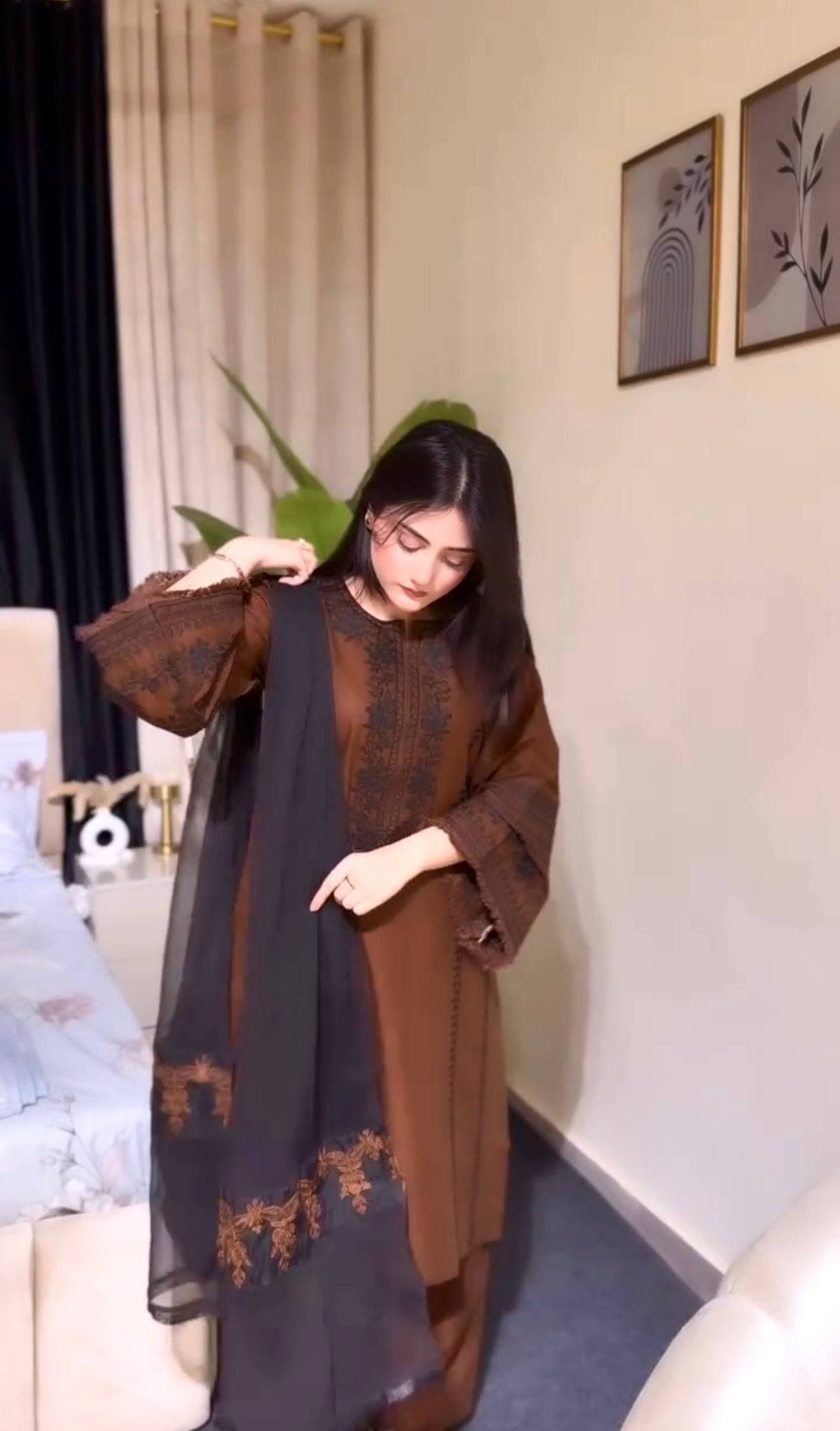 Women's Coffee Brown Embroidered Straight Kurta Set with Black Dupatta & Straight Pants thumbnail 3