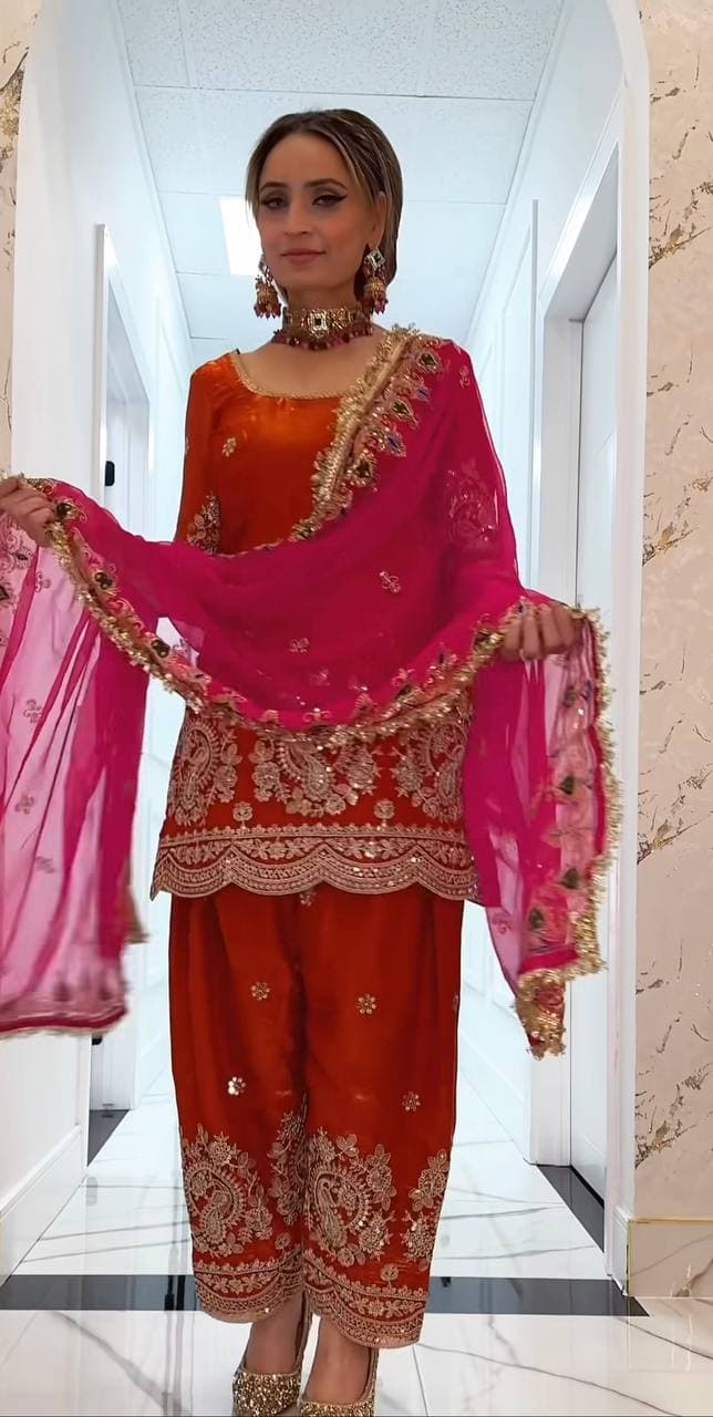 Luxury Ethnic Wear for Every Queen thumbnail 3