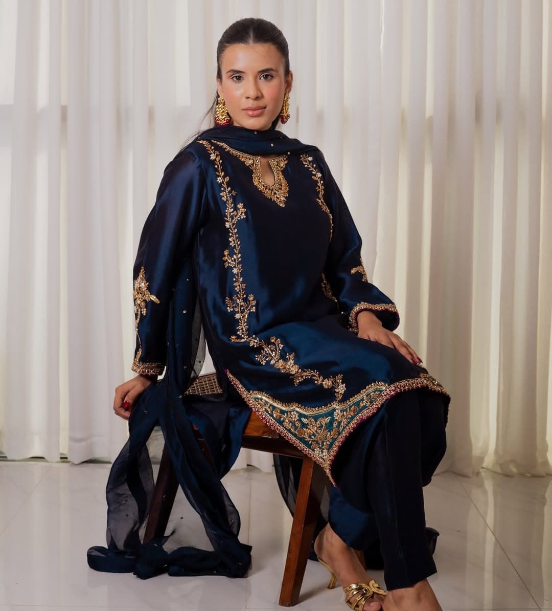 Midnight Blue Zari Embroidered Suit Set thumbnail 3