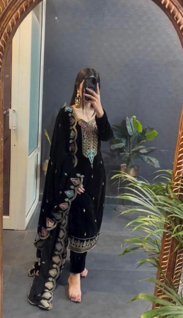 Velvet Kurta for Majestic Ethnic Looks