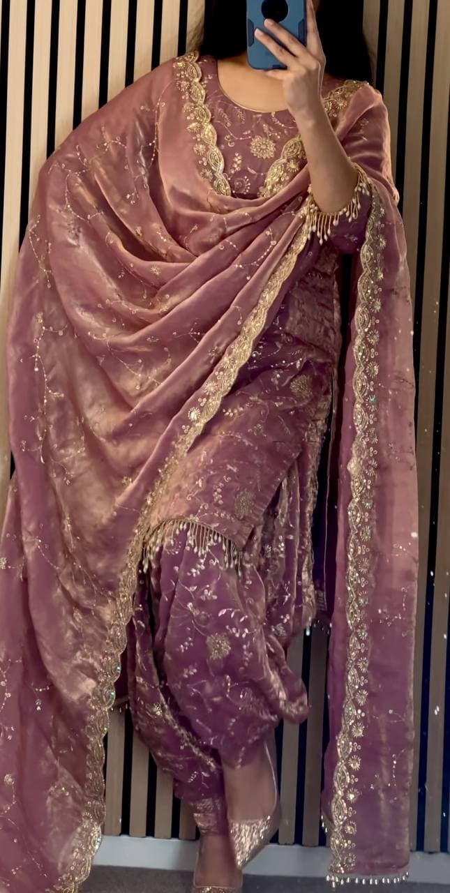 Premium Rose Pink Heavy Embroidery Suit Set thumbnail 4