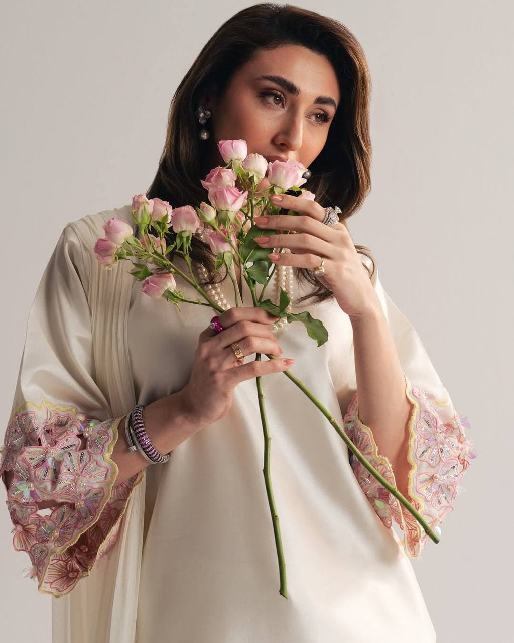 Where Minimalism Meets Luxury – A Stunning Ethnic Look Adorned with Subtle Embroidery, Pearls, and Romantic Floral Vibes thumbnail 7
