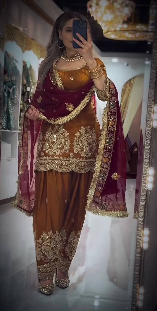 Luxury Ethnic Wear for Every Queen thumbnail 6