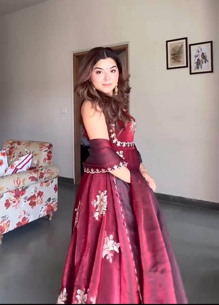 Maroon Anarkali Style Floral Embroidered Silk Anarkali Set thumbnail 3