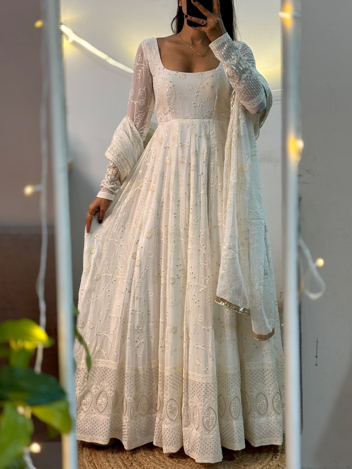 “Charming White Embroidered Anarkali Suit thumbnail 2