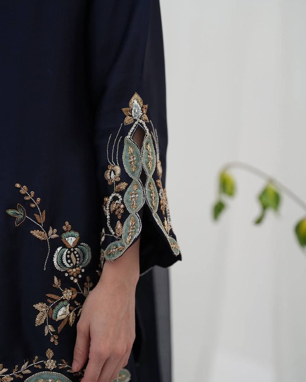 Elegant Midnight Blue Ethnic Kurta Palazzo Set thumbnail 4