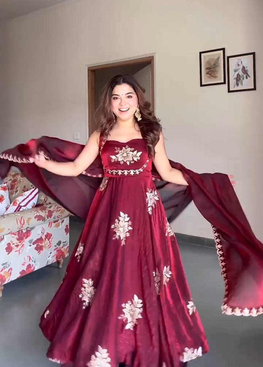 Maroon Anarkali Style Floral Embroidered Silk Anarkali Set thumbnail 6
