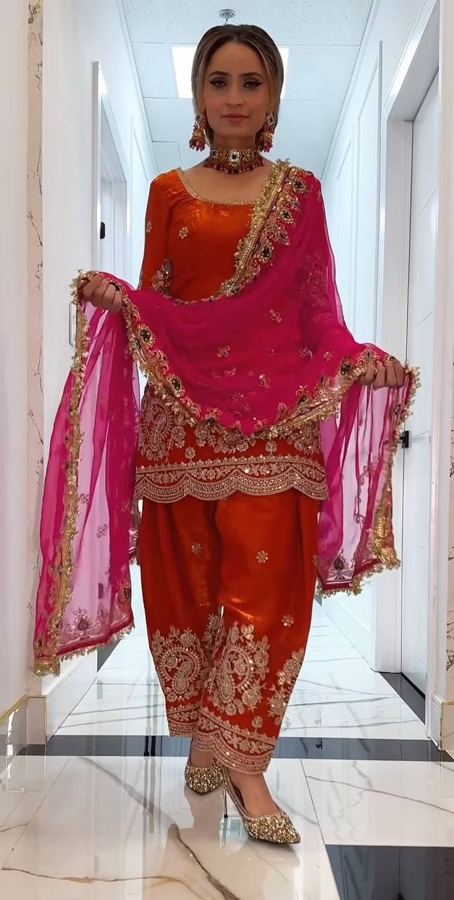 Luxury Ethnic Wear for Every Queen thumbnail 2