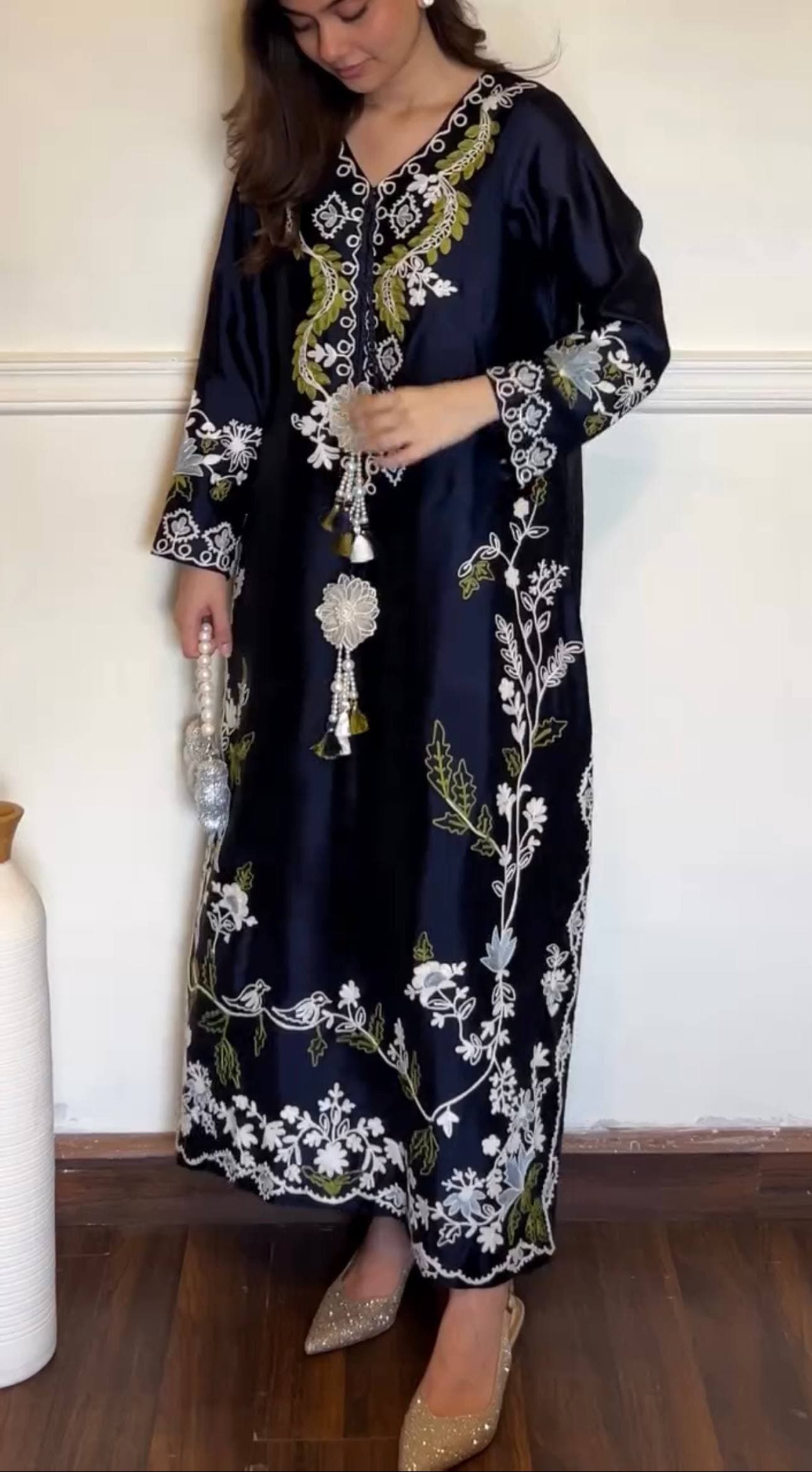 Premium Navy Blue Floral Thread Embroidered Straight Kurta for Women thumbnail 5