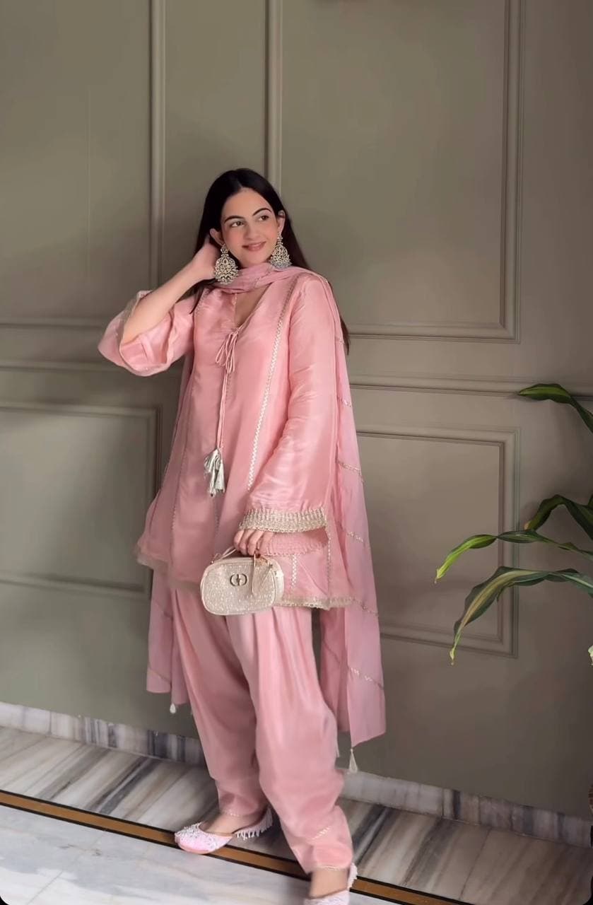 Blush Pink Fendy Silk Embroidered Kurta Set with Farshi Salwar & Dupatta thumbnail 4